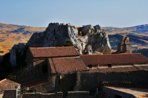 il castello alla sommita’ di sclafani bagni