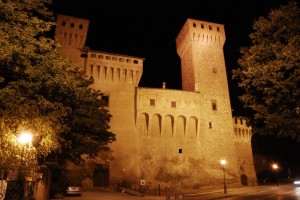 il castello di Vignola di notte
