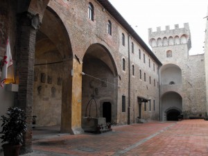 Palazzo dei Vicari 2