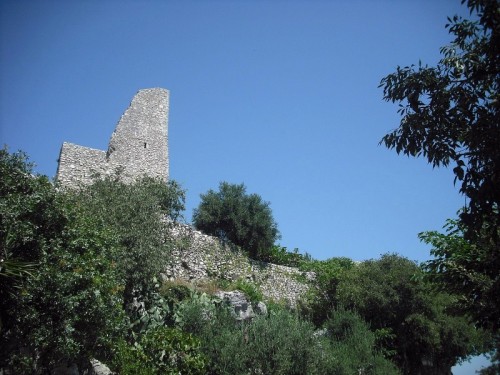 Castelnuovo Parano - ...Quel che resta del castello...