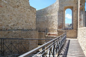 Passeggiata all’interno del Castello Aragonese