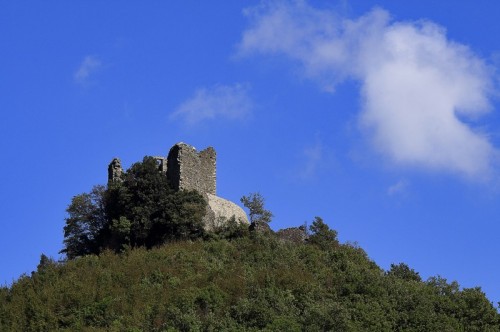 Cantagallo - La rocca di Cerbaia Cantagallo - La rocca di Cerbaia