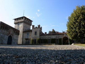 Somma Lombardo, il Castello Visconteo - lato d’ingresso