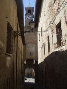 Porta che conduce al castello di Morsasco