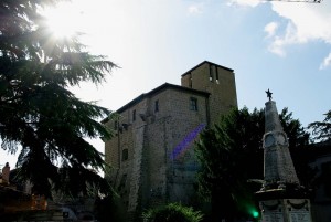 Contro sole la Rocca di Celere