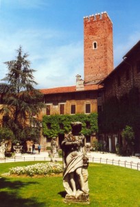 Il Palazzo del Territorio con la Torre dell’Osservatorio