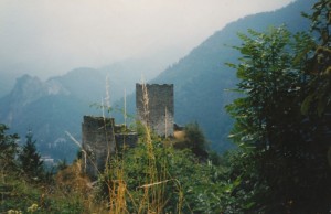 ruderi del castello di Vernante
