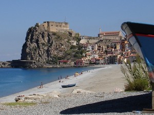 Il castello dei Ruffo di Calabria e Chianalea