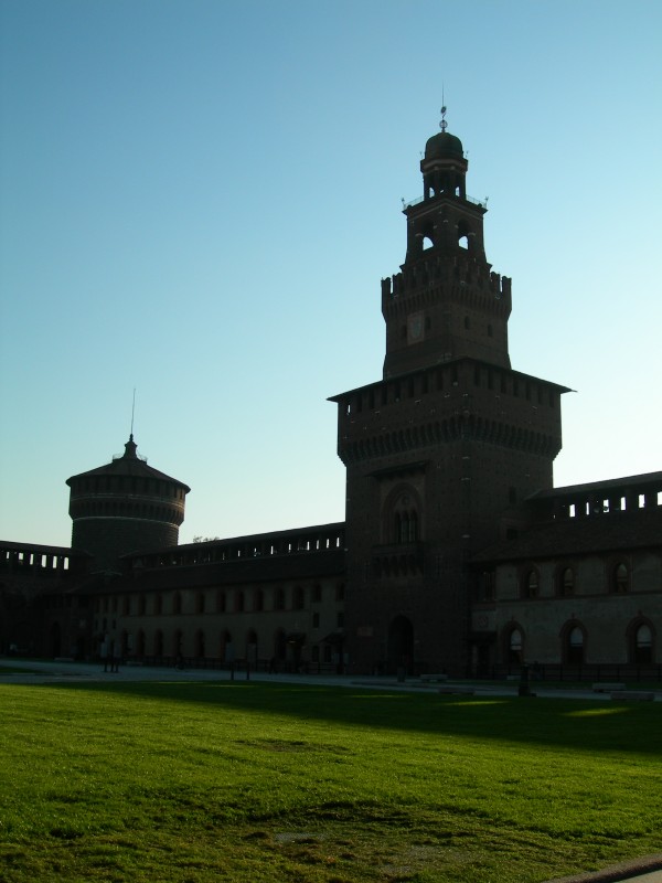''al Castello….la quiete della mattina.'' - Milano