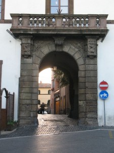 Portale d’ingresso al Borgo Antico.