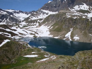 Ceresole, Lago Agnel in tarda primavera