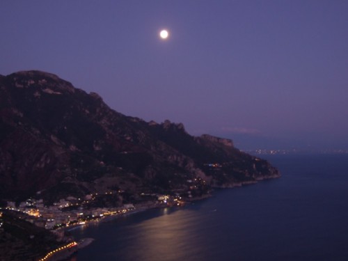 Ravello - Magica luna sullo sfondo più bello che possa esistere!