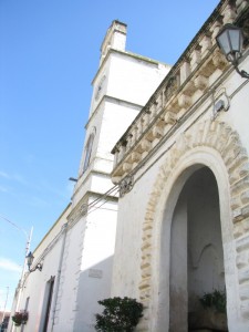 porta con il campanile