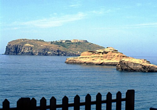 Ventotene - santo stefano visto da ventotene Ventotene - santo stefano visto da ventotene