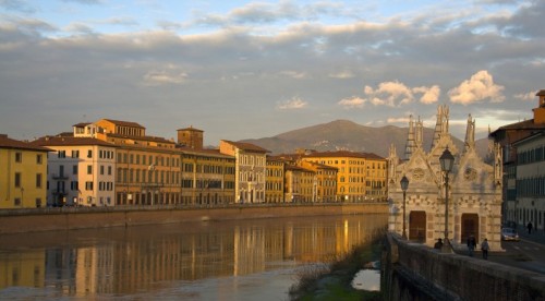 Pisa - tramonto sul lungarno Pisa - tramonto sul lungarno