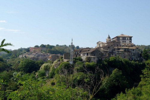 Gradoli - Cullato dal verde Gradoli - Cullato dal verde