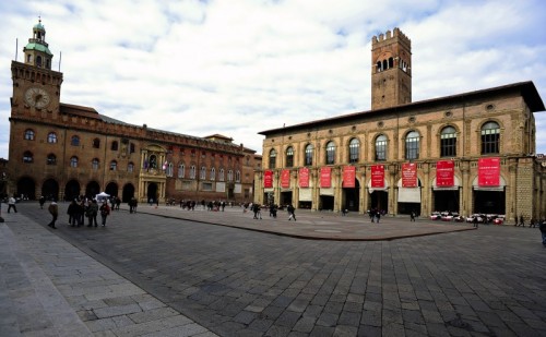 Bologna - il " Rinascimento " di Piazza Maggiore