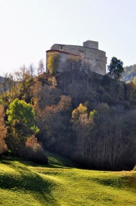 ombre lunghe su Castel San Michele