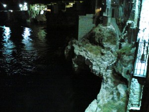 veduta a picco di Grotta Palazzese
