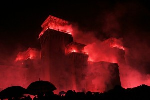 Castello in fiamme