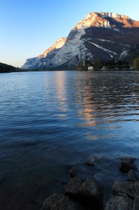 All’alba guardando verso il castello di Toblino