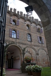 INGRESSO AL CASTELLO