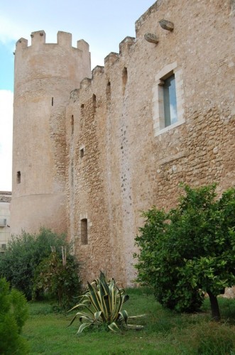 Alcamo - La torre cilindrica Alcamo - La torre cilindrica