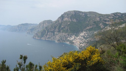 Agerola - Positano e costiera sorrentina vista dal "Sentiero degli Dei" Agerola - Positano e costiera sorrentina vista dal "Sentiero degli Dei"