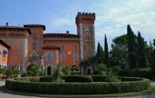 Capriva del Friuli - Castello di Spessa: lungo i passi di Casanova