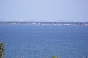 Il lago, l’istmo, il mare, le isole