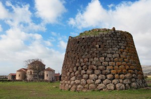 Nuraghe (e chiesa) di Santa Sarbana