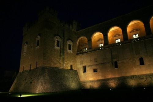 Mesagne - Castello notturno