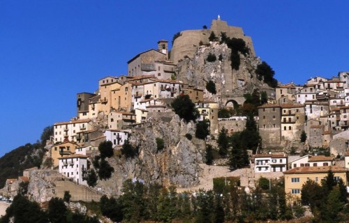 Cervara di Roma - Antica fortezza benedettina Cervara di Roma - Antica fortezza benedettina