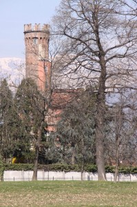 Il Castellazzo visto dal Castel Malgrà