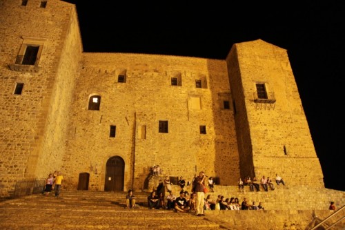 Castelbuono - Ehi, il castello è dall'altra parte! Castelbuono - Ehi, il castello è dall'altra parte!