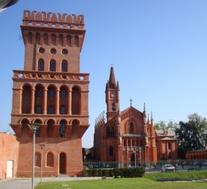 La torre del castello reale e la chiesa di San Vittore