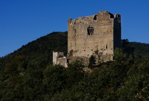 Cantagallo - L'altra "faccia" della rocca Cantagallo - L'altra "faccia" della rocca