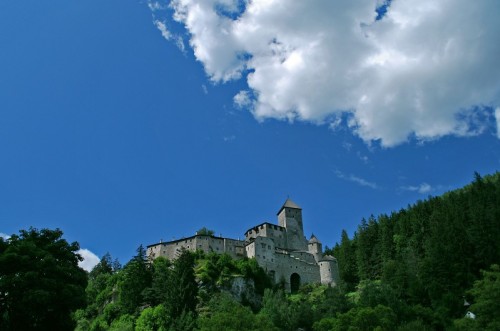 Campo Tures - Il Castello che domina su Campo Tures Campo Tures - Il Castello che domina su Campo Tures