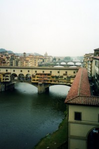 Dal Corridoio Vasariano in una grigia giornata…..Firenze e i suoi ponti!