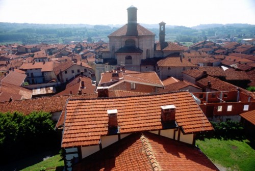 Borgomasino - i tetti sotto il castello