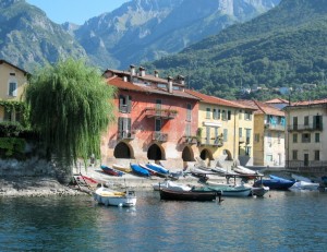 mandello del lario dal lago