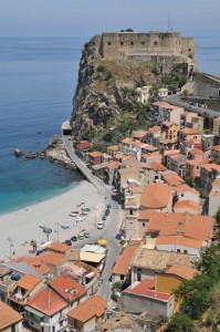 Scilla dall’alto