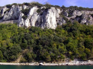 La strada nella roccia