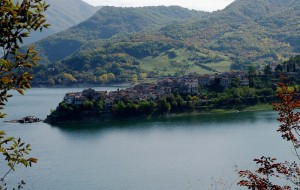 Accarezzato dal lago