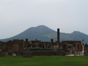 Le Rovine di Pompei (effetto) ed il Vesuvio (causa)