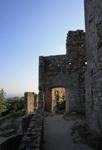Camminando tra i Ruderi del Monte Venda
