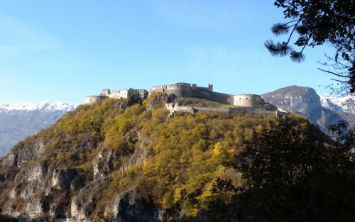 Besenello - Panorama di Castel Beseno