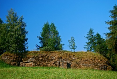 Valdaora - gli alberi crescono sulla casamatta: è tempo di pace Valdaora - gli alberi crescono sulla casamatta: è tempo di pace
