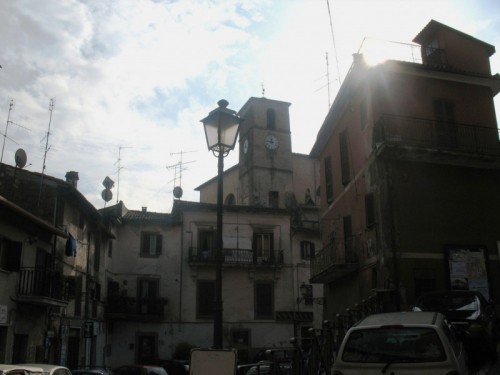 Labico - Vista della parte alta con il campanile della chiesa di sant'Andrea Apostolo.