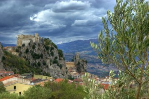 Bagnoli del Trigno con ulivo